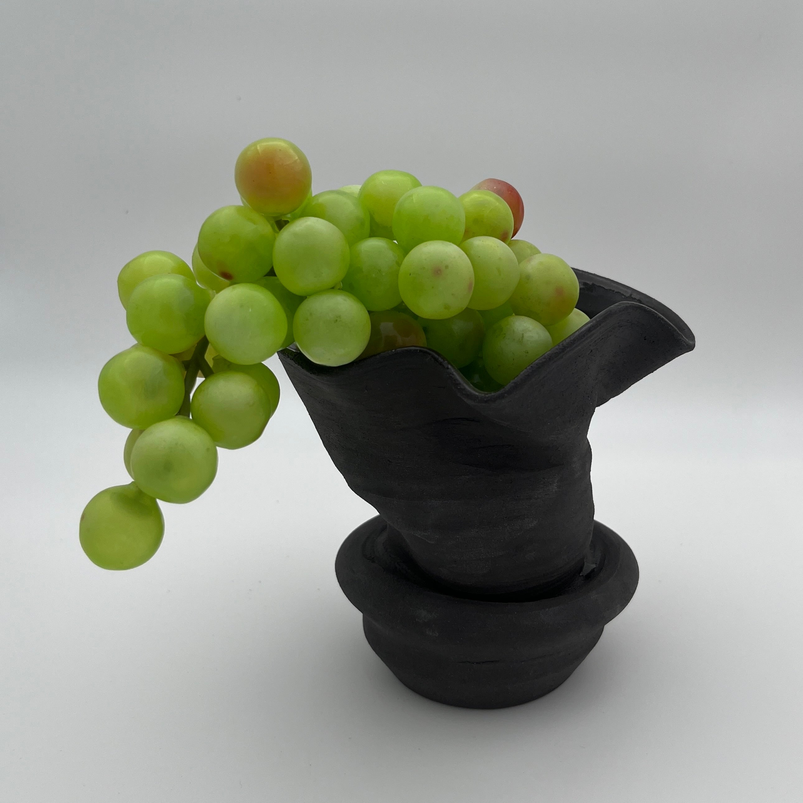 Flow Vase Black Medium