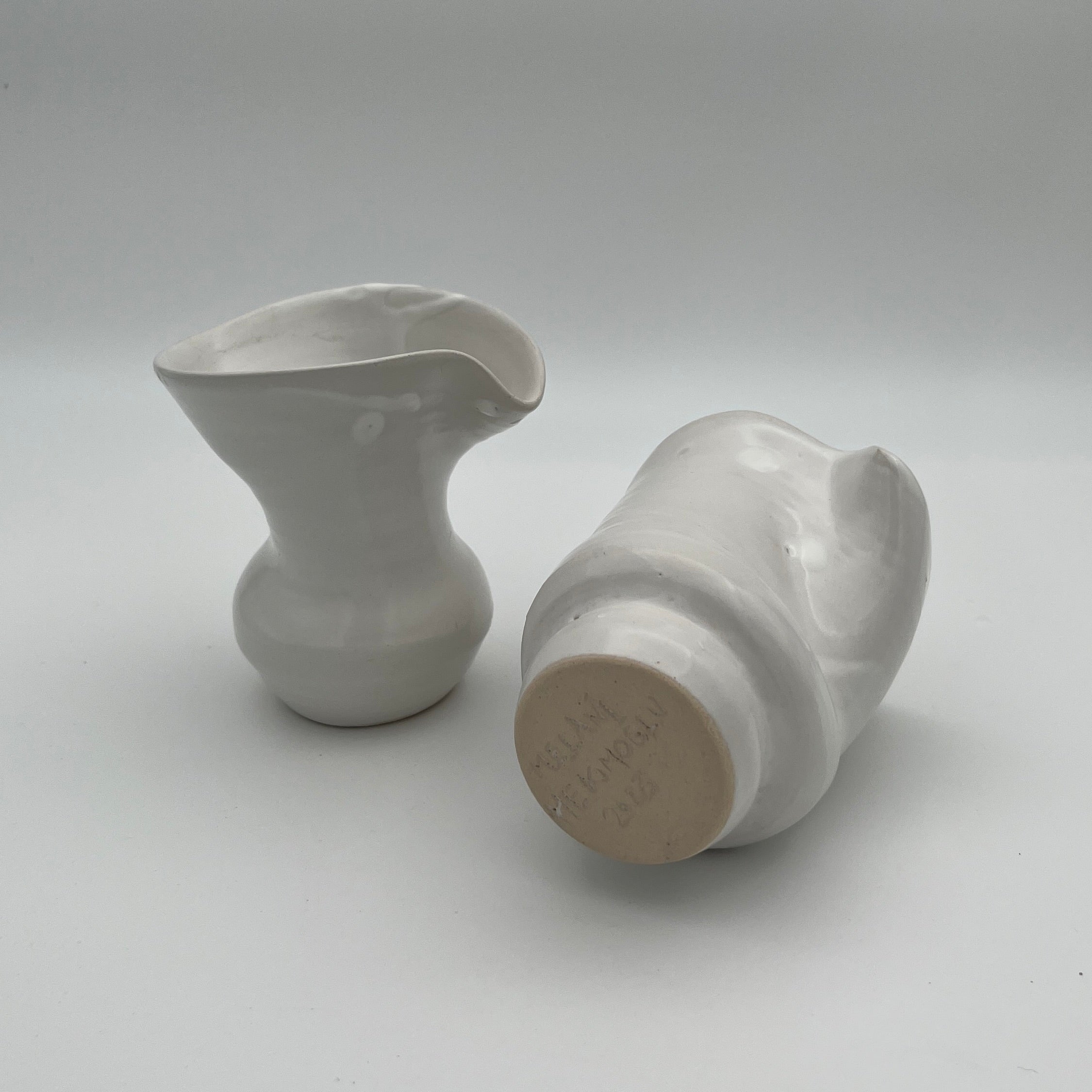 Flow Vase White Mini Pair